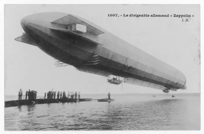 Gerahmter Druck : Zeppelin 1 Gerahmter Druck : Zeppelin 1