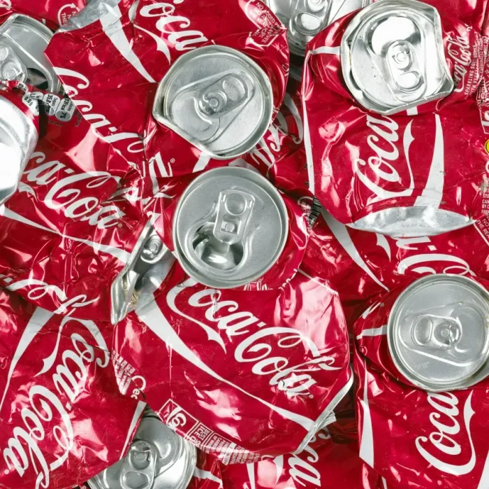 Gerahmter Druck : Zertrampelte Coca-Cola-Dose Gerahmter Druck : Zertrampelte Coca-Cola-Dose