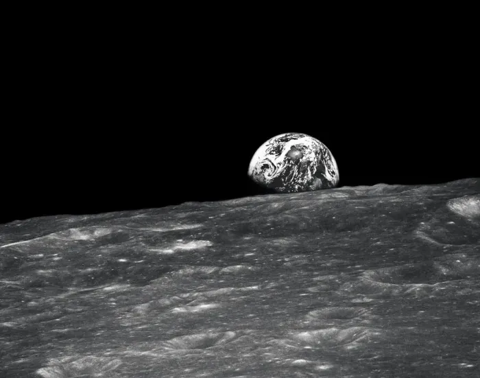 Gerahmter Druck : Die Erde aus dem Mond Gerahmter Druck : Die Erde aus dem Mond