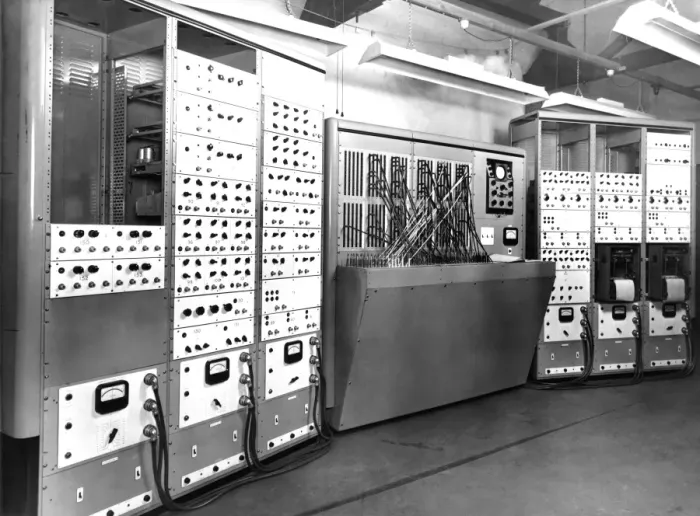 Gerahmter Druck : Elektronischer Simulator, 1954 Gerahmter Druck : Elektronischer Simulator, 1954