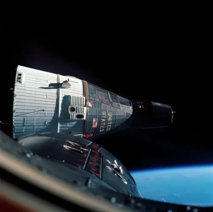 Gerahmter Druck : Gemini 7 in Orbit. Gerahmter Druck : Gemini 7 in Orbit.