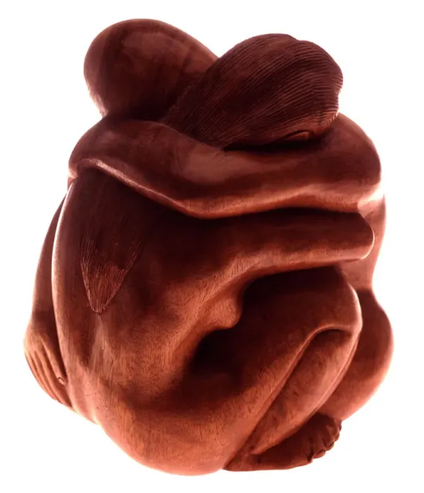 Gerahmter Druck : Lovers. Liebende, Holzskulptur Gerahmter Druck : Lovers. Liebende, Holzskulptur