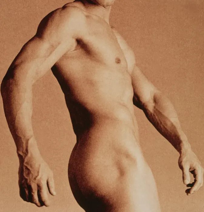 Gerahmter Druck : Nude man. Bare Mann sich um den Hüftbereich drehten Gerahmter Druck : Nude man. Bare Mann sich um den Hüftbereich drehten