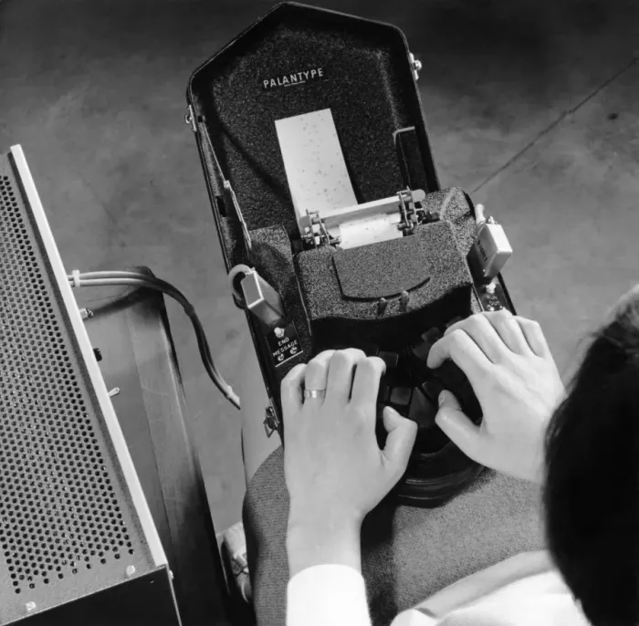 Gerahmter Druck : Palanthyp Maschine, 1968 Gerahmter Druck : Palanthyp Maschine, 1968