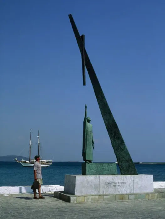 Gerahmter Druck : Pythagors Denkmal Gerahmter Druck : Pythagors Denkmal