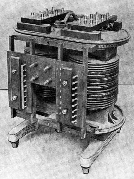 Gerahmter Druck : Überprüfung eines elektrischen Transformators, 1906 Gerahmter Druck : Überprüfung eines elektrischen Transformators, 1906