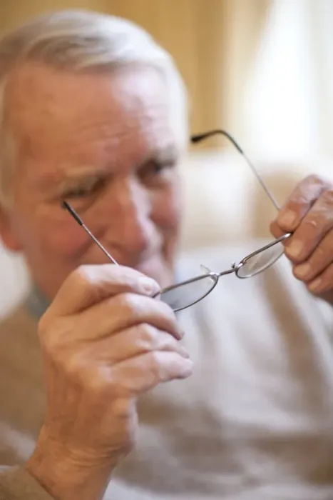 Gerahmter Druck : Trägt Brille