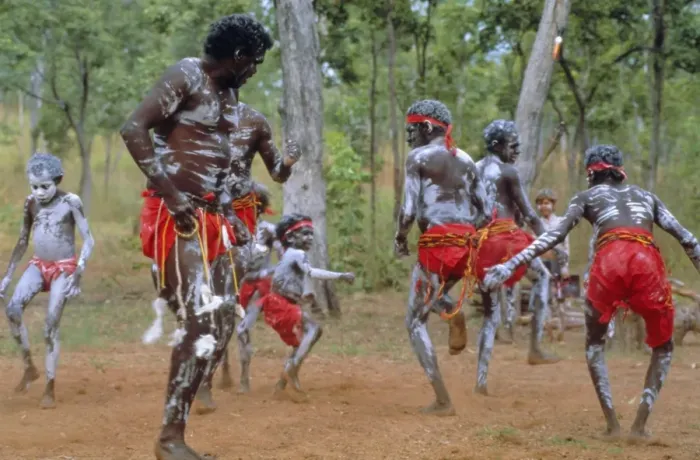 Gerahmter Druck : Uralte Tanzformen Australiens Gerahmter Druck : Uralte Tanzformen Australiens