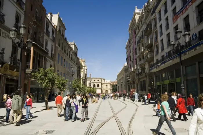 Gerahmter Druck : Avenida de la Constitución Gerahmter Druck : Avenida de la Constitución