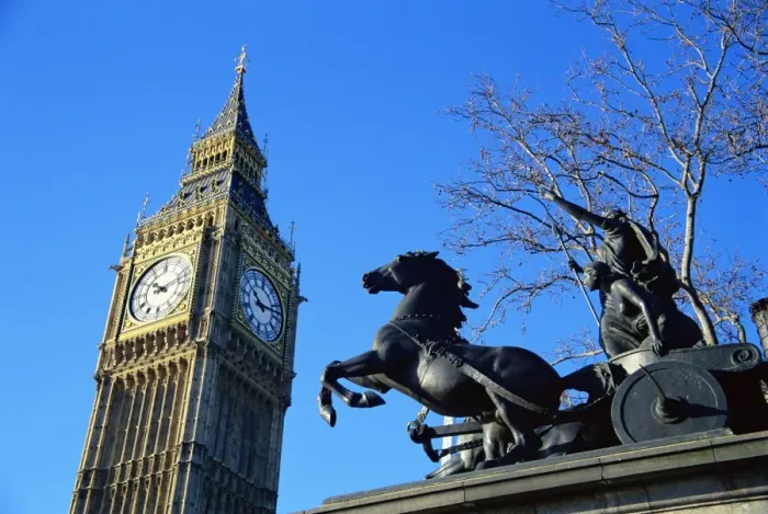 Gerahmter Druck : Boadicea (Boudicca) und Big Ben in London, England, Vereinigtes Königreich Europäisch Gerahmter Druck : Boadicea (Boudicca) und Big Ben in London, England, Vereinigtes Königreich Europäisch