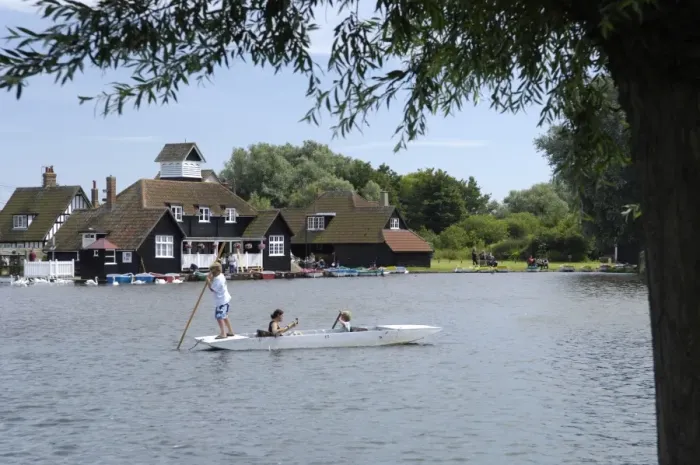 Gerahmter Druck : Bootsee im Thorpeness, Suffolk, England, Vereinigtes Königreich, Europa Gerahmter Druck : Bootsee im Thorpeness, Suffolk, England, Vereinigtes Königreich, Europa
