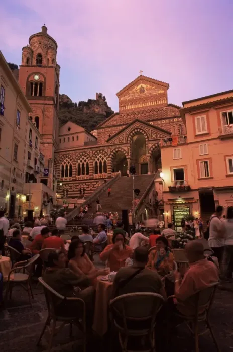 Gerahmter Druck : Kaffee und Dom am Abend Gerahmter Druck : Kaffee und Dom am Abend