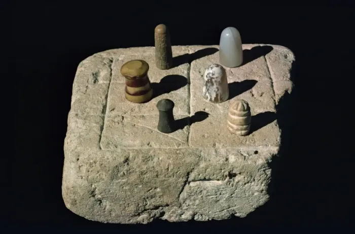 Gerahmter Druck : Schachbrett aus Mohenjo-Daro Gerahmter Druck : Schachbrett aus Mohenjo-Daro