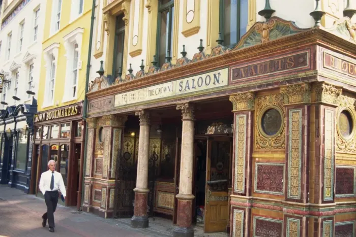 Gerahmter Druck : Die Krone im Pub Gerahmter Druck : Die Krone im Pub