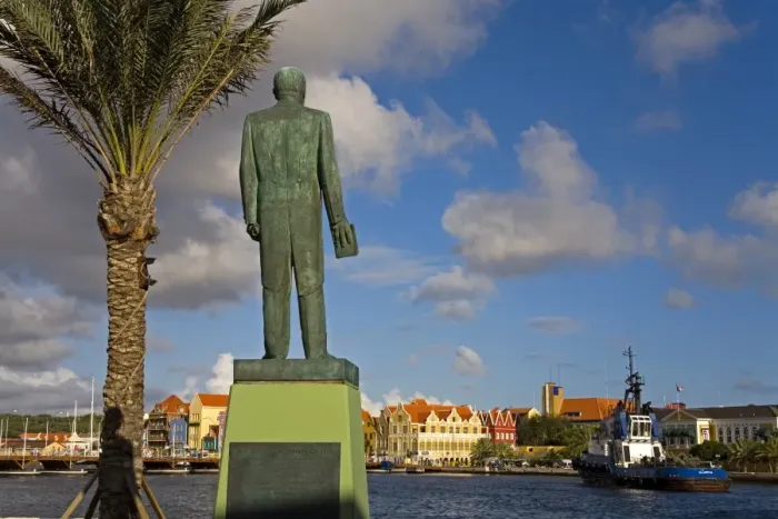 Gerahmter Druck : Statue von Dr.Efrain Jonckheer Gerahmter Druck : Statue von Dr.Efrain Jonckheer