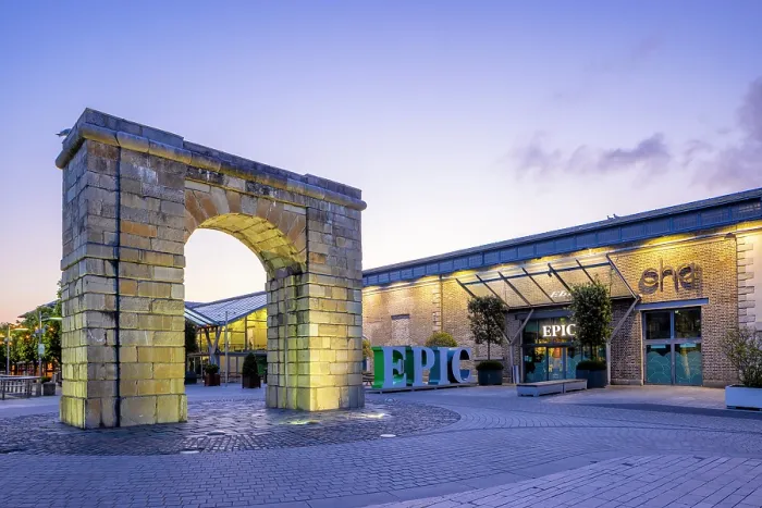 Gerahmter Druck : EPIC - Das irische Emigration Museum am Morgen, Dublin, Republik Irland, Europa Gerahmter Druck : EPIC - Das irische Emigration Museum am Morgen, Dublin, Republik Irland, Europa