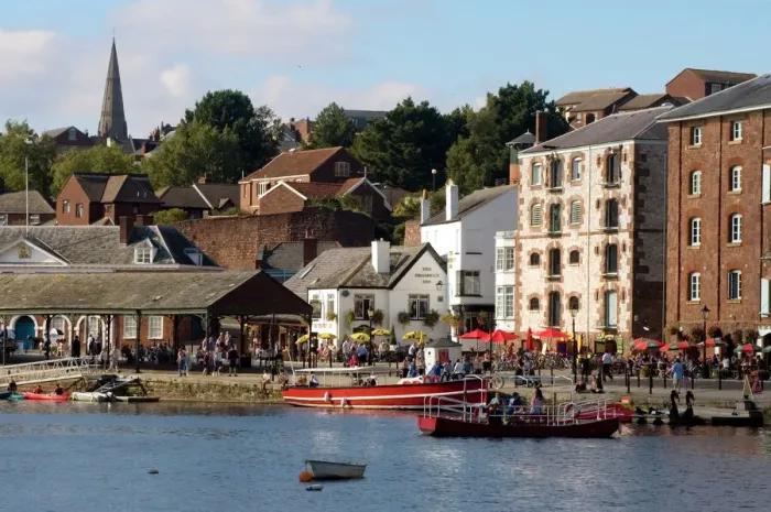 Gerahmter Druck : Exeters Hafenplatz in Exeter im Vereinigten Königreich Gerahmter Druck : Exeters Hafenplatz in Exeter im Vereinigten Königreich