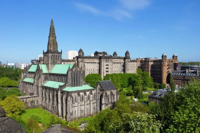 Gerahmter Druck : Kathedrale von Glaschow und Königliche Krankenhaus in Glaschow (Schottland), Vereinigtes Königreich Europas Gerahmter Druck : Kathedrale von Glaschow und Königliche Krankenhaus in Glaschow (Schottland), Vereinigtes Königreich Europas