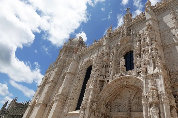 Gerahmter Druck : Das Jerónimos-Kloster oder Hieronymitenkloster, ein ehemaliges Kloster des Ordens von Sankt Hieronymus, Belém, Lissabon. Gerahmter Druck : Das Jerónimos-Kloster oder Hieronymitenkloster, ein ehemaliges Kloster des Ordens von Sankt Hieronymus, Belém, Lissabon.