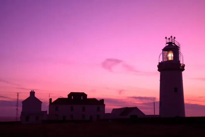 Gerahmter Druck : Felsenkopf Leuchtturm, Grafschaft Clare, Irland (Münster), Republik Irland Gerahmter Druck : Felsenkopf Leuchtturm, Grafschaft Clare, Irland (Münster), Republik Irland