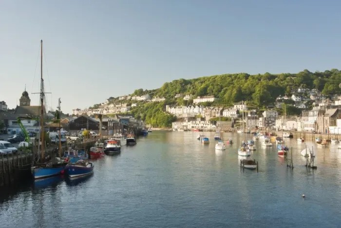 Gerahmter Druck : Morgens Licht am Fluss Looe bei Looe im Kornwall, England, Großbritannien, Europa