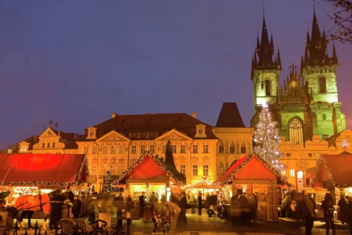 Gerahmter Druck : Altstadt am Weihnachtsmarkt und die Tschechische Kathedrale St. Vitus in Prag, Böhmen / Tschechien im Herzen Europas Gerahmter Druck : Altstadt am Weihnachtsmarkt und die Tschechische Kathedrale St. Vitus in Prag, Böhmen / Tschechien im Herzen Europas