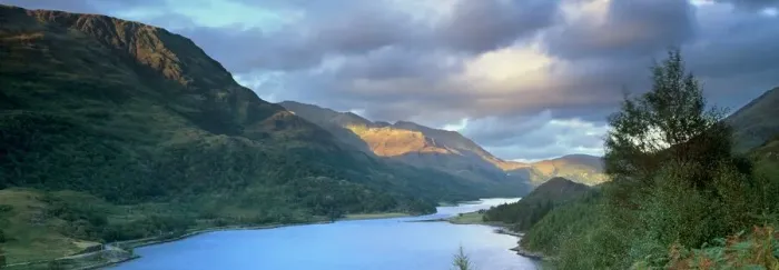 Gerahmter Druck : Umfassender Blick auf den Loch Leven Gerahmter Druck : Umfassender Blick auf den Loch Leven
