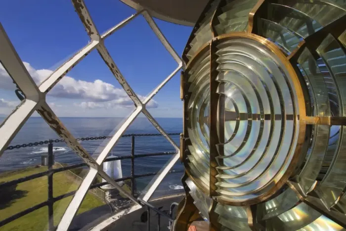 Gerahmter Druck : Fernrohr des Leuchtturms Point Vincente Lighthouse, Halbinsel Palos Verdes Peninsula in der Stadt Los Angeles im Bundesstaat Kalifornien Gerahmter Druck : Fernrohr des Leuchtturms Point Vincente Lighthouse, Halbinsel Palos Verdes Peninsula in der Stadt Los Angeles im Bundesstaat Kalifornien