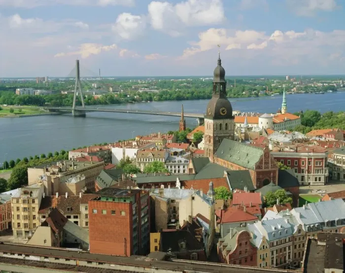 Gerahmter Druck : Riga und Fluss Daugava Gerahmter Druck : Riga und Fluss Daugava