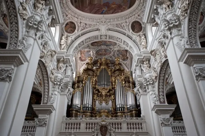 Gerahmter Druck : Dom St Stephan in Pasching Bayern Deutschland Europa Gerahmter Druck : Dom St Stephan in Pasching Bayern Deutschland Europa