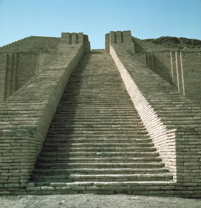 Gerahmter Druck : Treppe auf Ziggurat Gerahmter Druck : Treppe auf Ziggurat