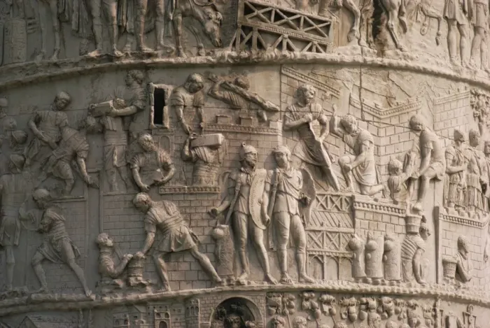 Gerahmter Druck : Detail an der Trajanensäule Gerahmter Druck : Detail an der Trajanensäule