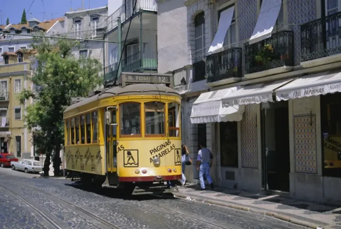 Gerahmter Druck : Bahn, Lissabon Gerahmter Druck : Bahn, Lissabon