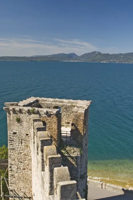 Gerahmter Druck : Blick über den See Garda Gerahmter Druck : Blick über den See Garda