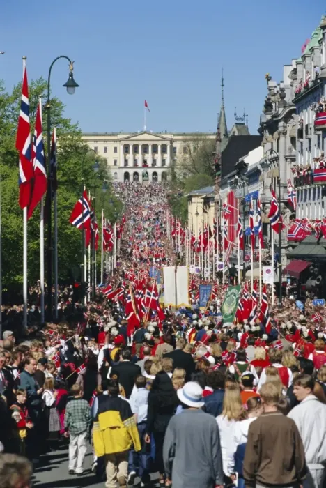 Gerahmter Druck : Blick auf das Königspalast Gerahmter Druck : Blick auf das Königspalast