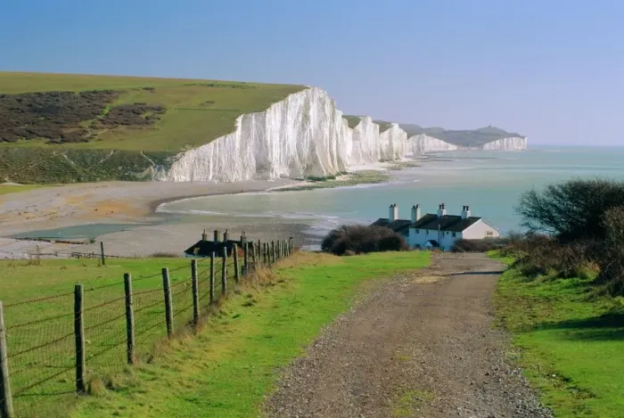 Gerahmter Druck : Blick zur Sieben Schwesterklippe von Seaford Head, Ost-Sussex, England Vereinigtes Königreich Gerahmter Druck : Blick zur Sieben Schwesterklippe von Seaford Head, Ost-Sussex, England Vereinigtes Königreich