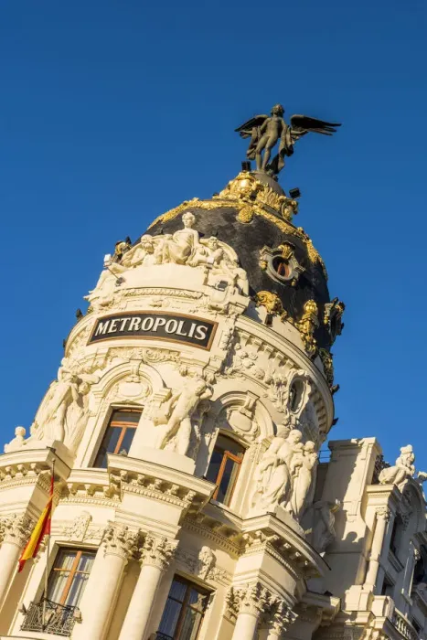 Gerahmter Druck : Metropolis Gebäude oder Edificio Metropolis, Madrid, Gemeinschaft von Madrid, Spanien Gerahmter Druck : Metropolis Gebäude oder Edificio Metropolis, Madrid, Gemeinschaft von Madrid, Spanien