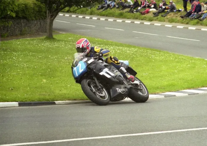 Gerahmter Druck : Paul Dobbs (Triumph) - 2003 Junior TT