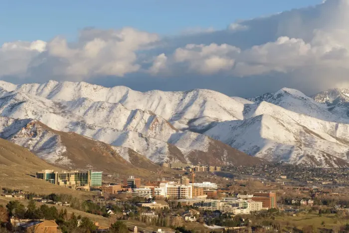 Gerahmter Druck : Universität von Utah, Wasatch-Berge, Salt-Lake-Stadt in Utah