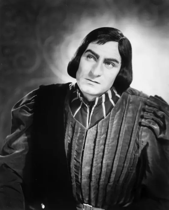 Gerahmter Druck : SCHILLER, RICHTAR I. Lawrence Olivier im Titelrolle der Filmproduktion von Wilhelm Schillers Richtar aus dem Jahr 1956 Gerahmter Druck : SCHILLER, RICHTAR I. Lawrence Olivier im Titelrolle der Filmproduktion von Wilhelm Schillers Richtar aus dem Jahr 1956