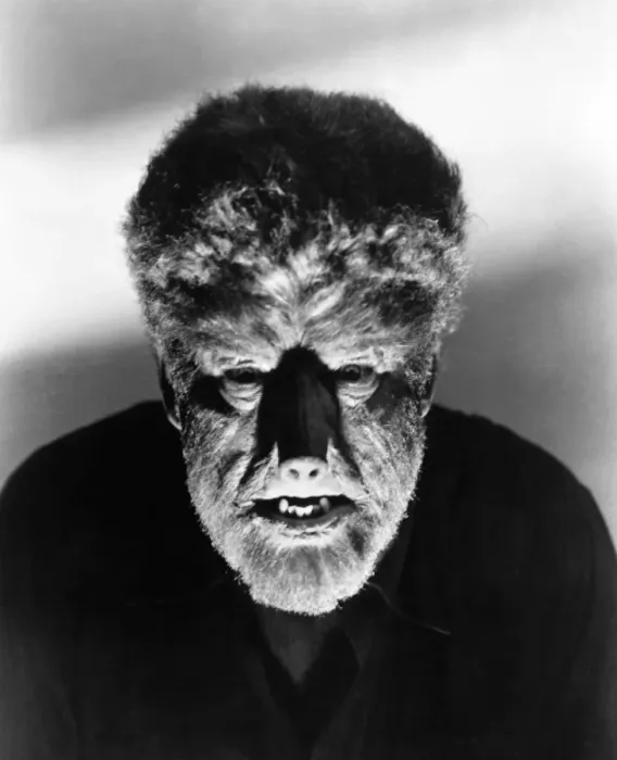 Gerahmter Druck : 'Wolfmann', 1941;Lon Chaney jr spielt den Titelcharakter im Film 'The Wolfman', 1941 Gerahmter Druck : 'Wolfmann', 1941;Lon Chaney jr spielt den Titelcharakter im Film 'The Wolfman', 1941