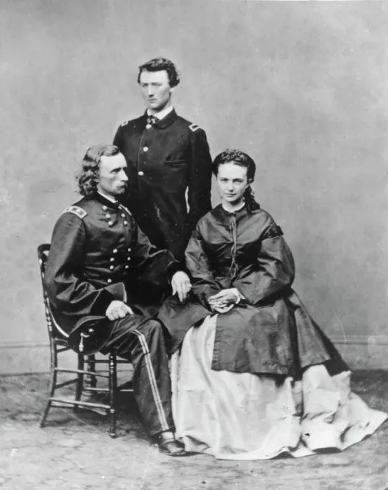 Gerahmter Druck : George Armstrong Custer, 1839-1876; amerikanischer Offizier Gerahmter Druck : George Armstrong Custer, 1839-1876; amerikanischer Offizier