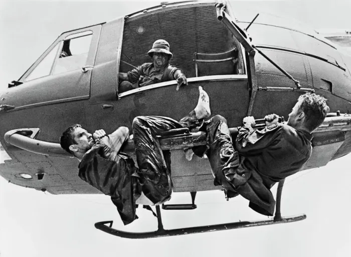 Gerahmter Druck : Ein Szenenbild aus dem Film Die Jäger (1978) Gerahmter Druck : Ein Szenenbild aus dem Film Die Jäger (1978)