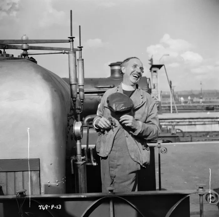 Gerahmter Druck : Lachen am Motor Gerahmter Druck : Lachen am Motor