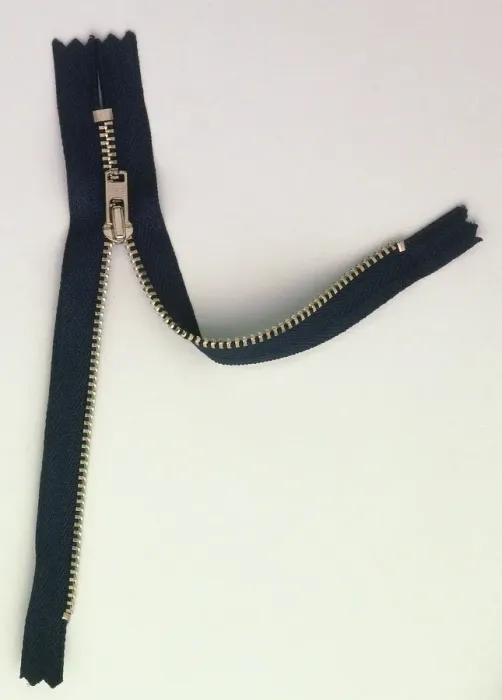 Gerahmter Druck : Geöffnet wurde Zip Gerahmter Druck : Geöffnet wurde Zip
