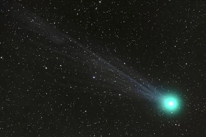 Gerahmter Druck : Comet. Komet Lovejoy mit Schweif Gerahmter Druck : Comet. Komet Lovejoy mit Schweif