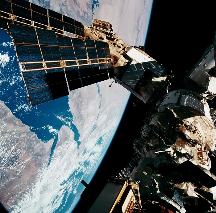 Gerahmter Druck : STS-76. März 1996: Die Sinai-Halbinsel und die Nildelta bilden den Hintergrund Gerahmter Druck : STS-76. März 1996: Die Sinai-Halbinsel und die Nildelta bilden den Hintergrund