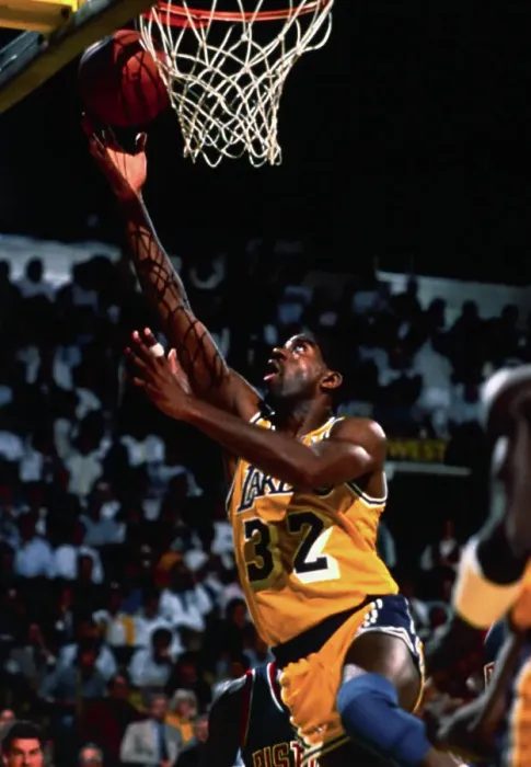 Gerahmter Druck : Magic Johnson geht auf Korb. Gerahmter Druck : Magic Johnson geht auf Korb.