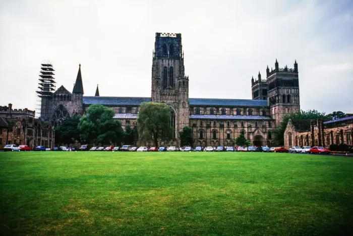 Gerahmter Druck : Durham. Wir sehen das Normandische Dom auf diesem Bild im Durham ist eine Gerahmter Druck : Durham. Wir sehen das Normandische Dom auf diesem Bild im Durham ist eine