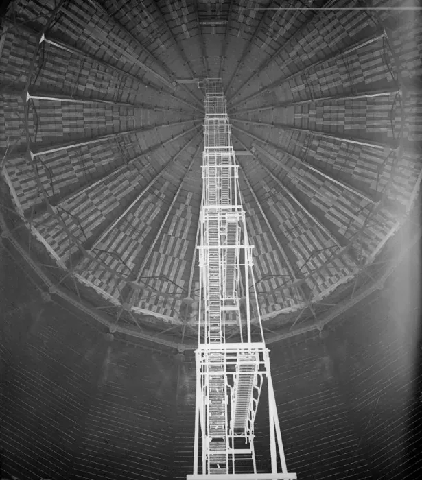 Gerahmter Druck : Innen einem Gasometer Gerahmter Druck : Innen einem Gasometer